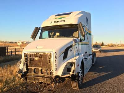 Volvo VNL Salvage Truck