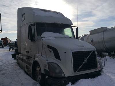 Volvo VNL Salvage Truck