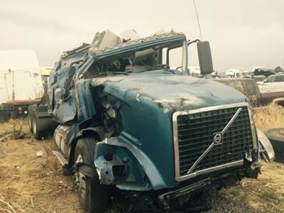 Volvo VNL Salvage Truck