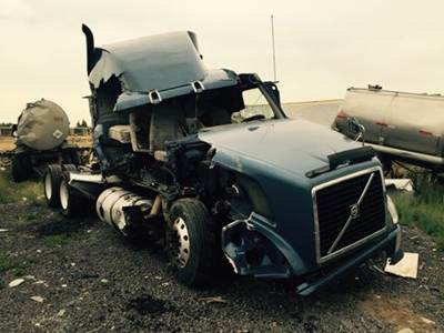 Volvo VNL Salvage Truck