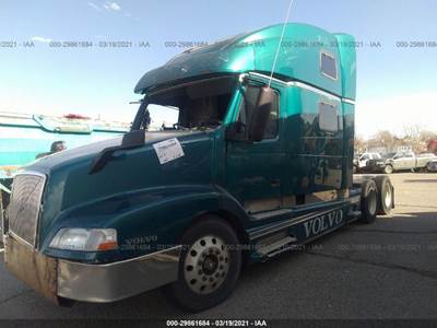 Volvo VNL Salvage Truck