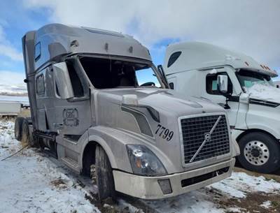 Volvo VNL Salvage Truck