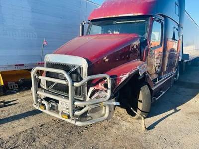 Volvo VNL Salvage Truck