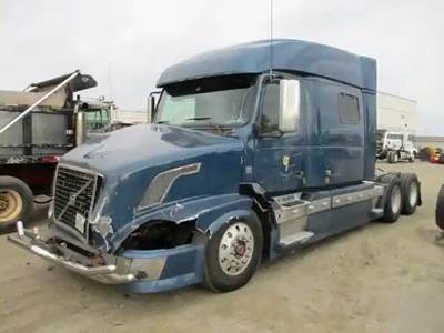 Volvo VNL Salvage Truck