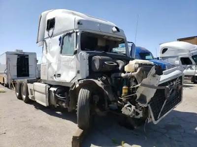 Volvo VNL Salvage Truck