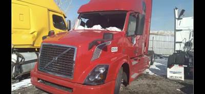 Volvo VNL Salvage Truck