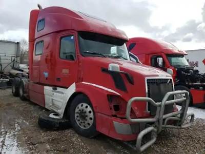 Volvo VNL Salvage Truck