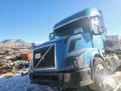 Volvo VNL Salvage Truck