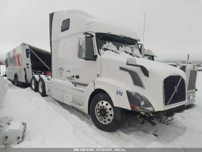 Volvo VNL Salvage Truck