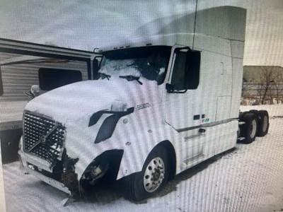 Volvo VNL Salvage Truck