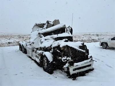 Volvo VNL Salvage Truck