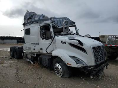 Volvo VNL Salvage Truck