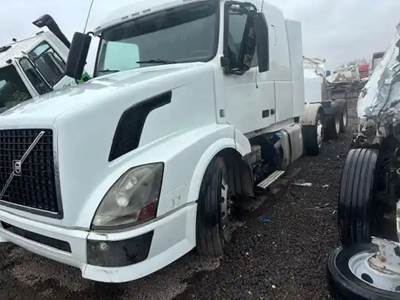 Volvo VNL Salvage Truck