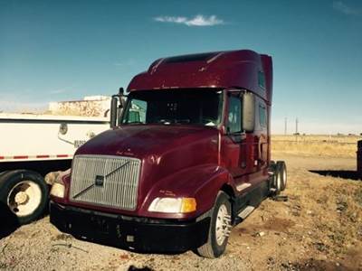 Volvo VNL64T Salvage Truck
