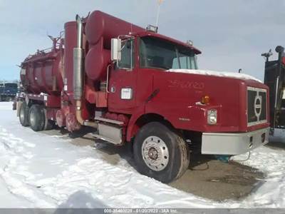 Volvo WG Salvage Truck