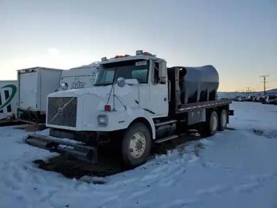 Volvo WG Salvage Truck