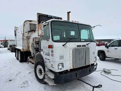 Volvo WX Salvage Truck