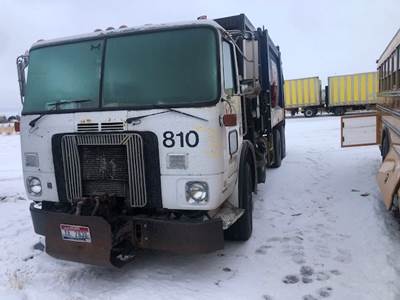 Volvo WXR Salvage Truck