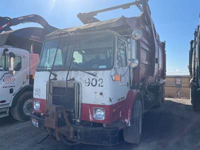 Volvo XPEDITOR WX Salvage Truck