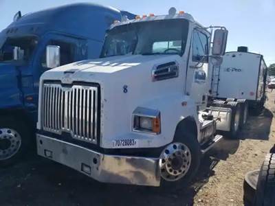 Western Star 4700 Salvage Truck