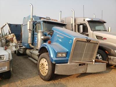 Western Star 4900 Salvage Truck