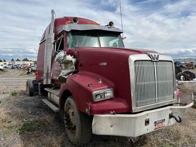 Western Star 4900SA Salvage Truck