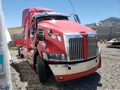 Western Star 5700 Salvage Truck