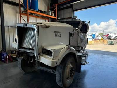 Western Star 6900 Salvage Truck