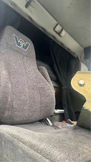 Western Star 4900SA Right Seat for a 2014 Western Star 4900 SA
