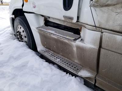 Freightliner Cascadia 125 Left Fairing