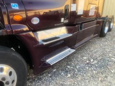 Freightliner Cascadia 125 Left Fairing