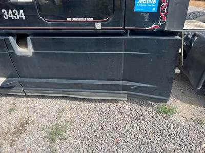 Freightliner Cascadia 125 Left Fairing