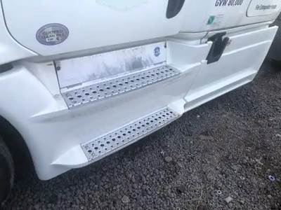 Freightliner Cascadia 125 Left Fairing