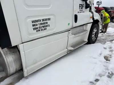 Freightliner Cascadia 125 Right Fairing