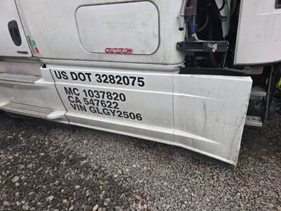 Freightliner Cascadia 125 Left Fairing