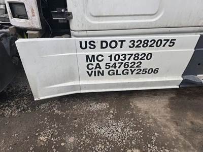 Freightliner Cascadia 125 Right Fairing