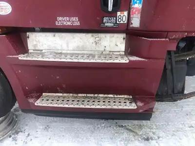 Freightliner Cascadia 126 Left Fairing