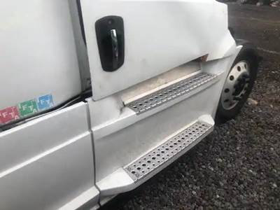 Freightliner Cascadia 126 Right Fairing