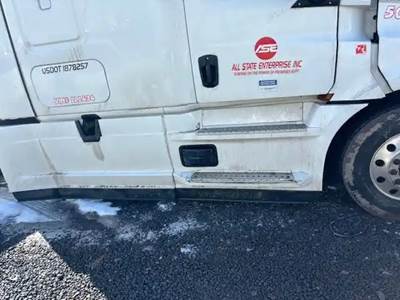 Freightliner Cascadia 126 Right Fairing