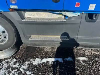 Freightliner Cascadia 126 Left Fairing