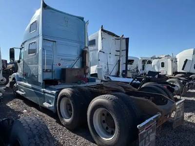 Volvo VN Left Fairing