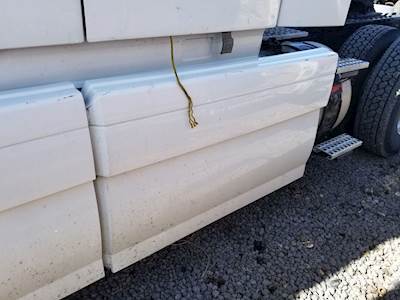 Volvo VNL Left Fairing