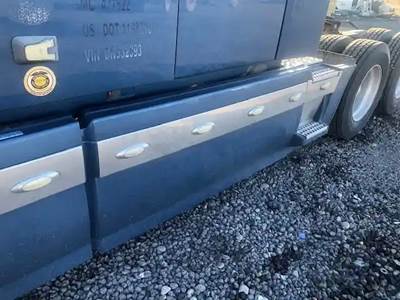 Volvo VNL Left Fairing