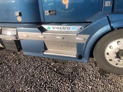 Volvo VNL Right Fairing