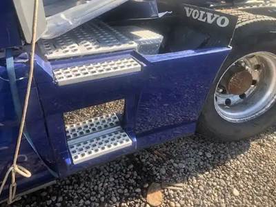 Volvo VNL Left Fairing