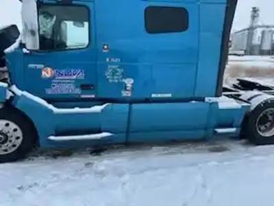 Volvo VNL Left Fairing