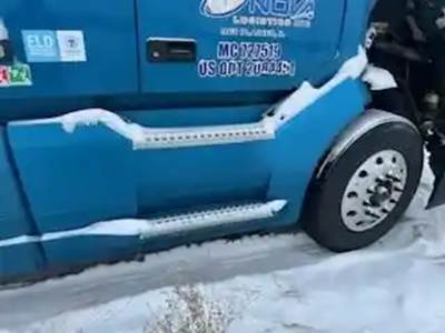 Volvo VNL Right Fairing