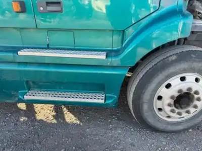 Volvo VNL Right Fairing