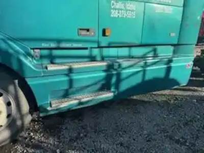 Volvo VNL Left Fairing