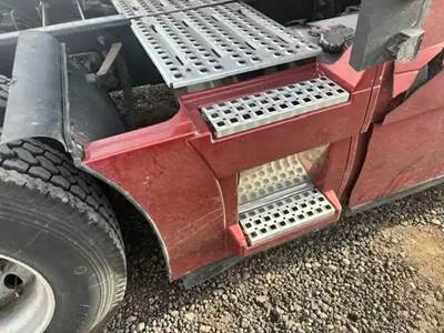 Volvo VNL Right Fairing